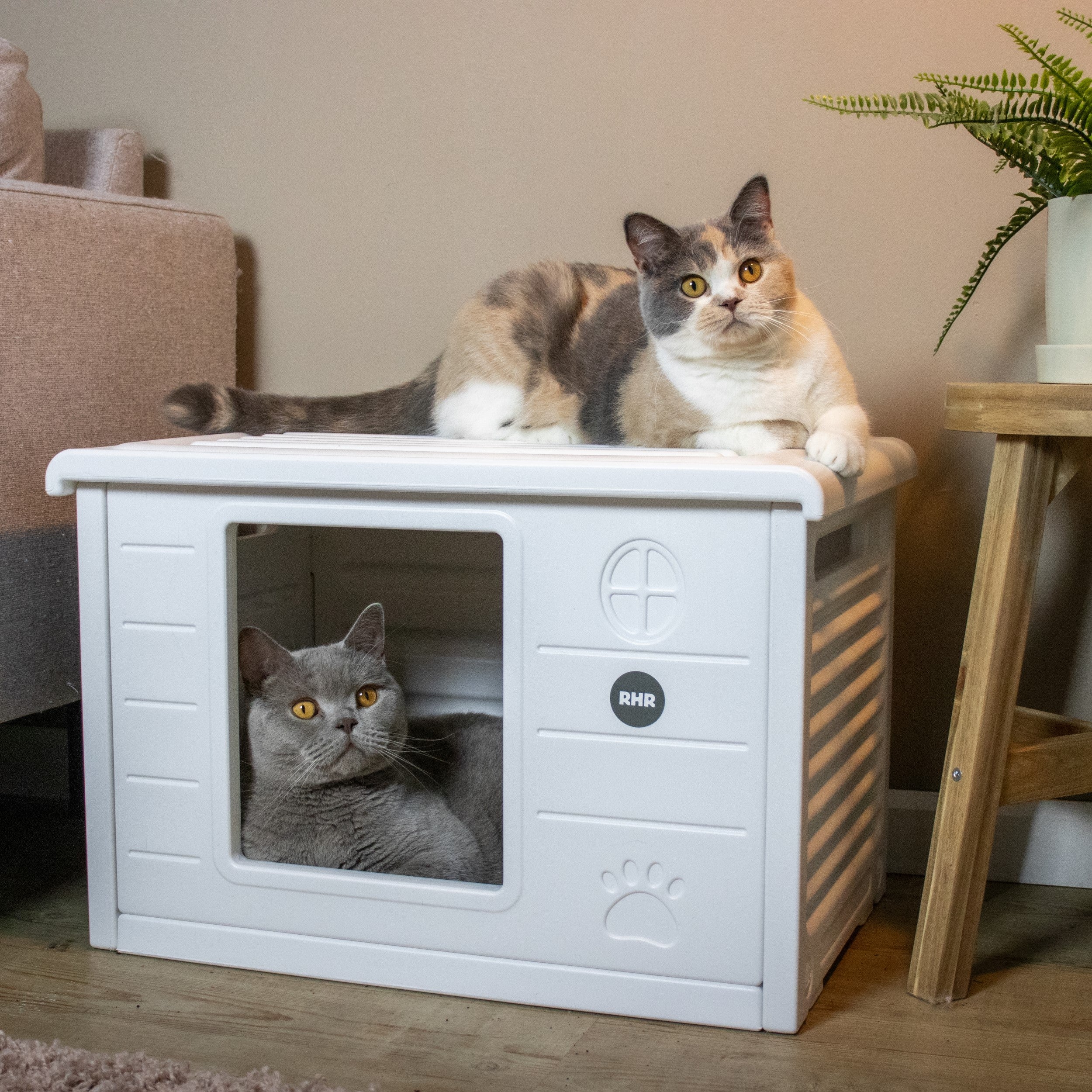 Cat house Villa de Luxe for indoors and outdoors Grey From RHR Pets